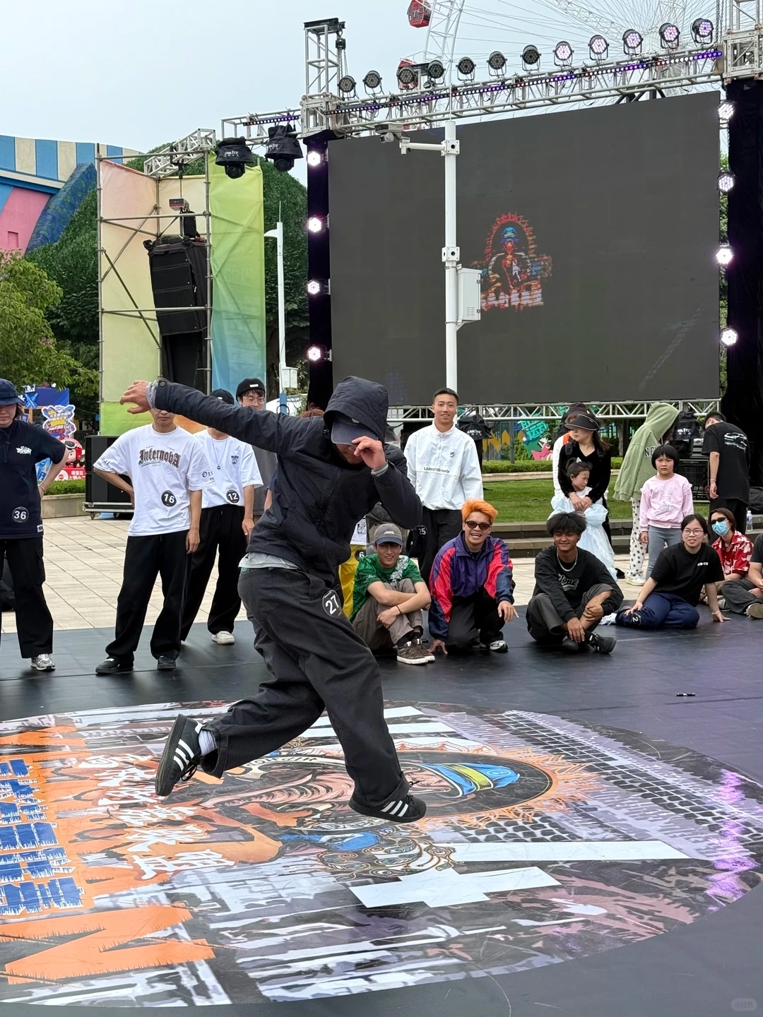 五一青年潮玩活动原图：街舞互动现场